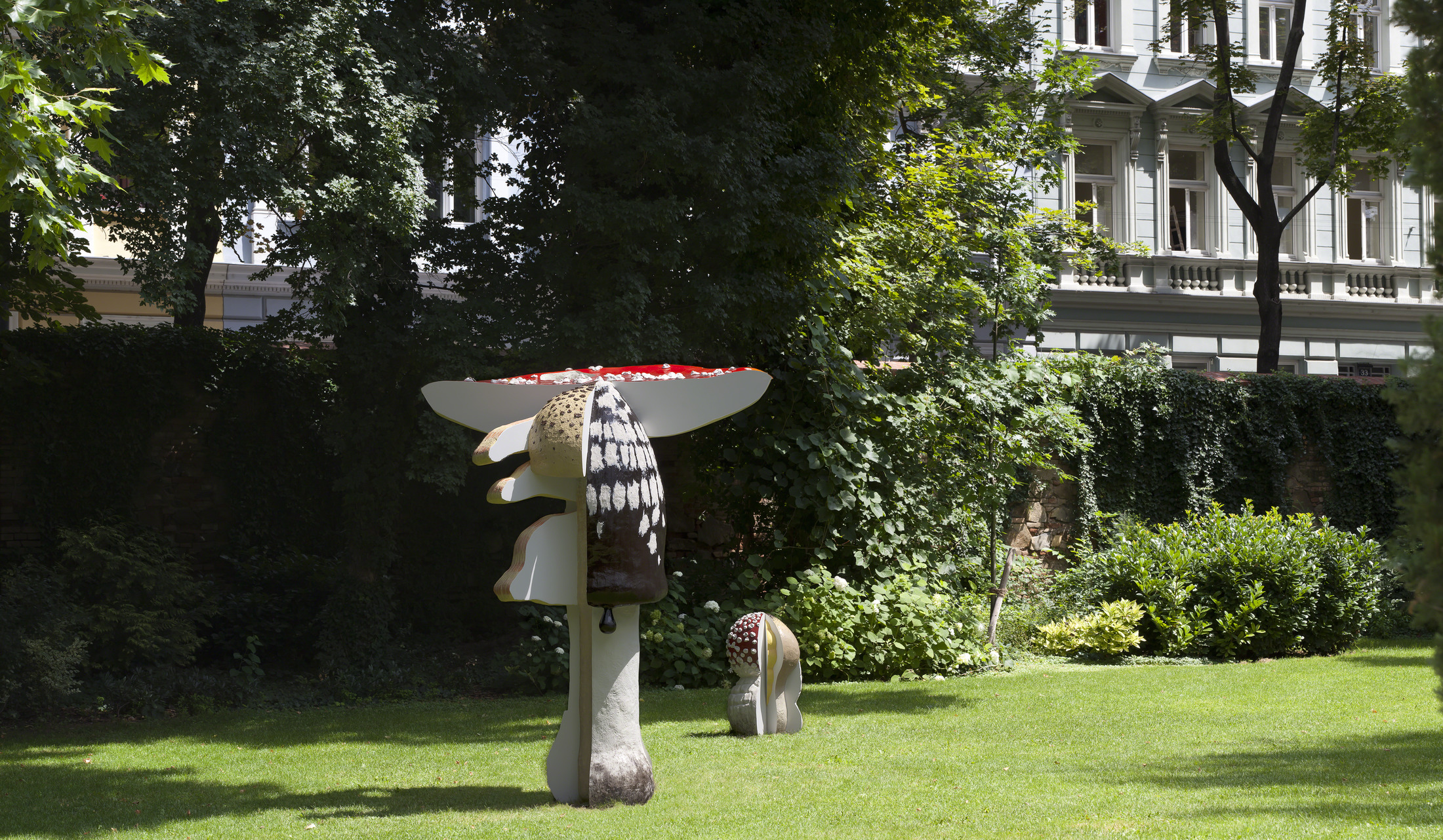 Giant Multiple Mushrooms (Large and Small)